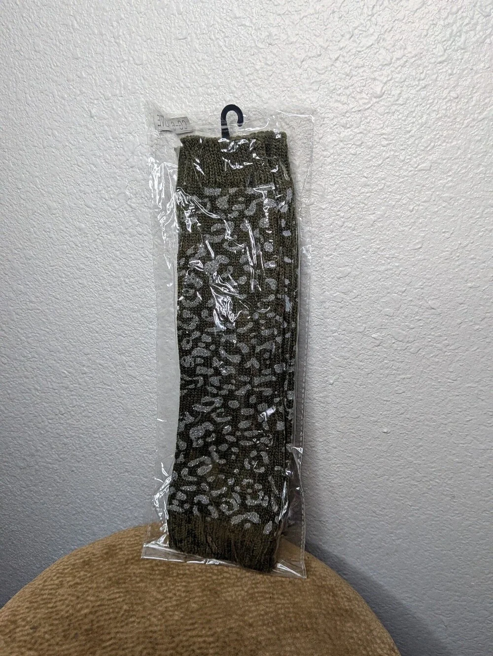 New C.C Exclusives Women Green Sparkle Ribbed Leopard Print Leg Warmers One Size